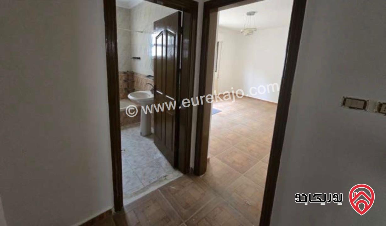 شقة أرضية مساحة 200م داخلي و 150م خارجي للايجار في عمان - خلدا