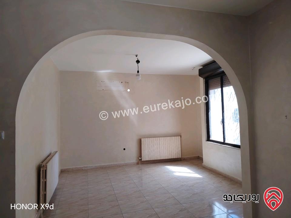 بيت مستقل مساحة 180م على ارض 373م للبيع في عمان - طبربور