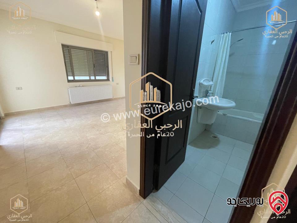 شقة شبه ارضية مساحة 200م وترس خارجي 99م ومدخل مستقل للايجار في عمان - تلاع العلي