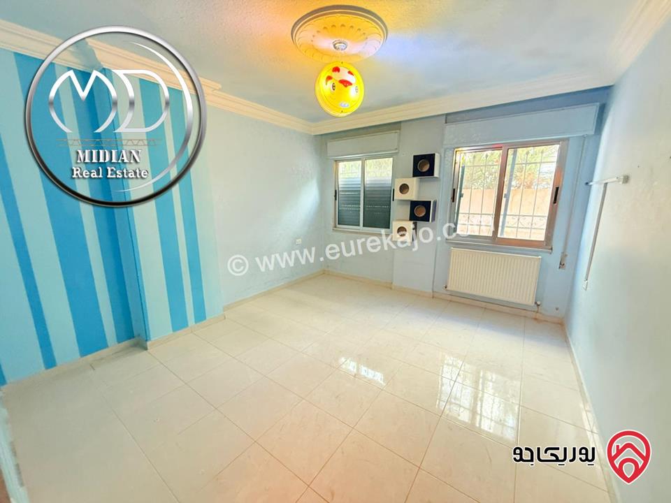 شقة شبه ارضي للبيع في عمان - ضاحية الرشيد مساحة 170م مع ترس 60م تشطيبات سوبر ديلوكس بسعر مميز جداً