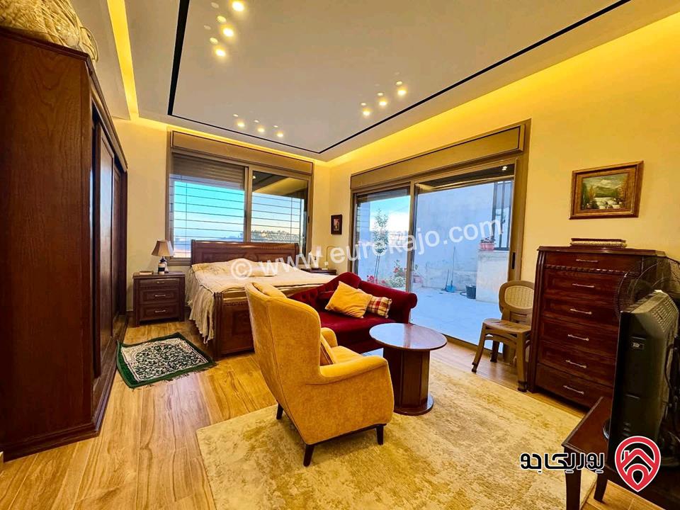 فيلا طابقين مساحة 400م على أرض 760م + بركة سباحة للبيع في عمان - مرج الحمام البحاث