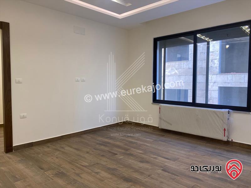 شقة مميزة وحديثة البناء مساحة 250م داخلي و 100م خارجي للبيع في عمان - الغباشية / طريق المطار