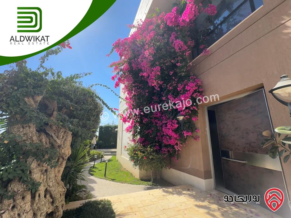 فيلا مستقلة للبيع في عمان - بدر الجديدة مساحة الارض 985م ومساحة البناء 1200م ومساحة الحديقة 400م ومساحة الترس 200م ذات موقع واطلالة مميزة