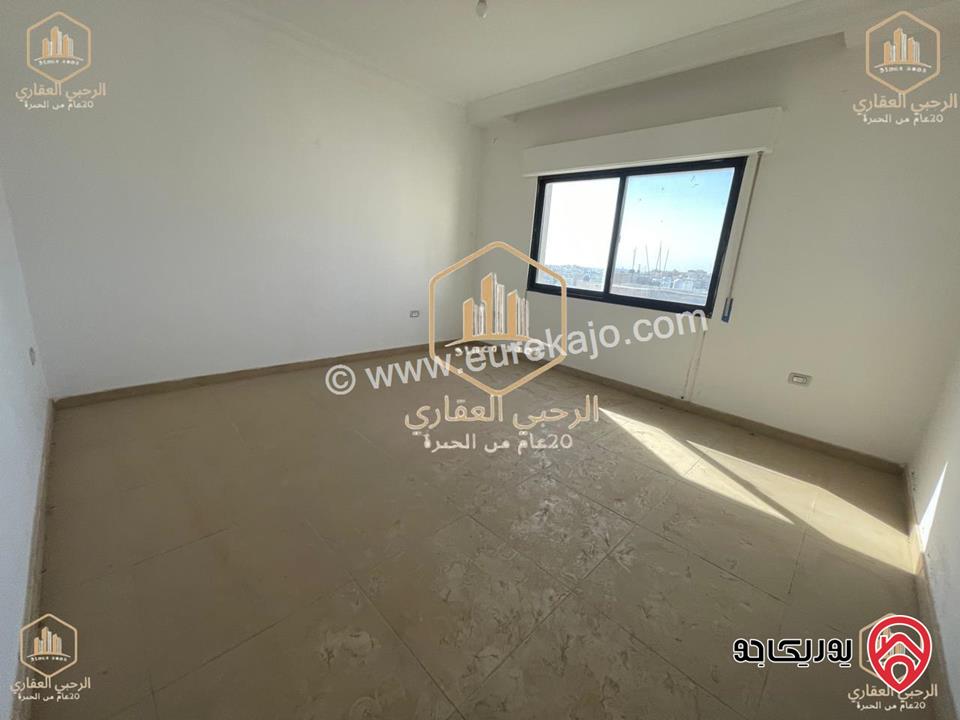 شقة فارغة مساحة 230م طابق أول للايجار في عمان - خلدا