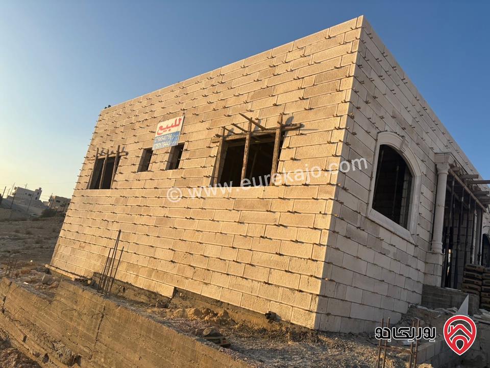 منزل مستقل عظم مساحة 145م على أرض 300م للبيع في الزرقاء - جريبا