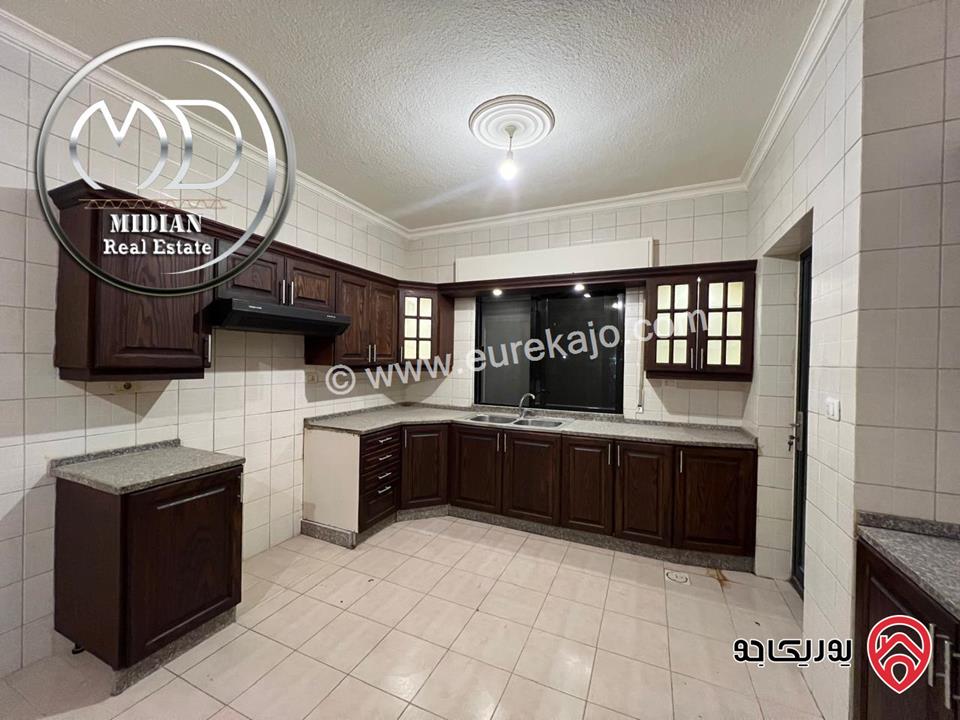 شقق طابقية فارغة للايجار في عمان - ام السماق مساحات 300م 4 نوم تشطيبات سوبر ديلوكس اطلالة جميلة بسعر مميز