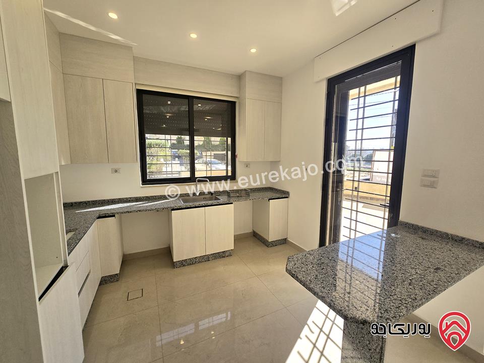 شقة ارضية مساحة 110م مع ترس 50م وكراج خاص للإيجار في عمان - عبدون 