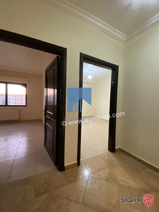 شقة مميزة طابق ارضي معلق 135م تشطيب سوبر ديلوكس للبيع في عمان - خلدا