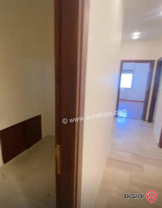 شقة طابق أرضي على مستوى الشارع مساحة 200م للبيع في عمان - خلدا 