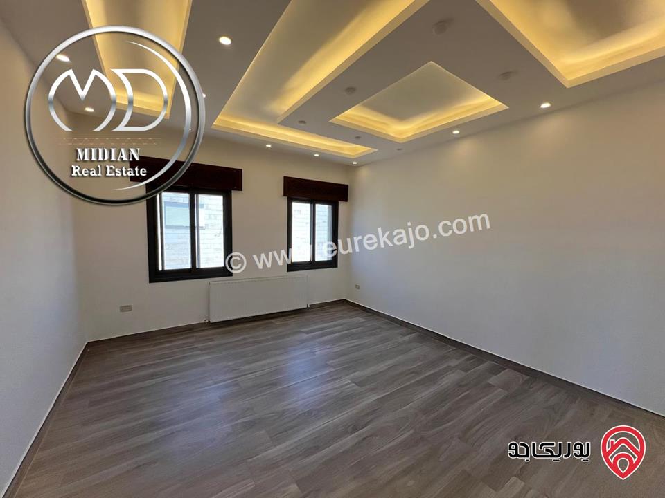 شقة دوبلكس طابق اخير مع روف للبيع في عمان - الرونق مساحة 240م تشطيبات و ديكورات فاخرة اطلالة جميلة