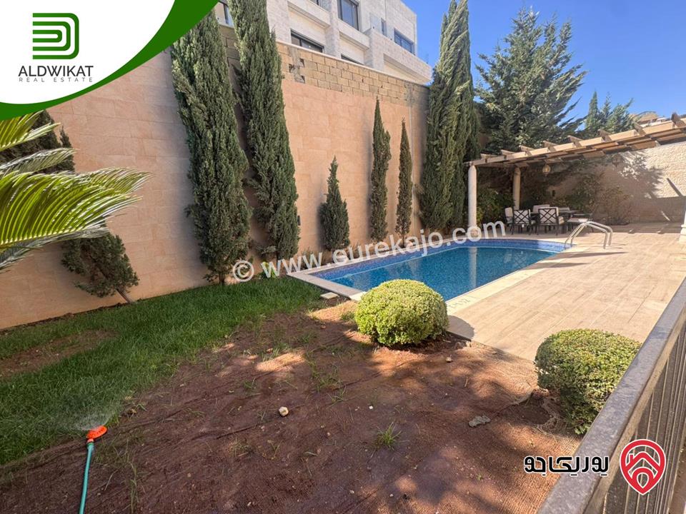 فيلا متلاصقة للبيع او للايجار في عبدون قرب الاسفاره الامريكيه مساحة الارض 500م ومساحة البناء 700م ومساحة الحديقة 200م موقع مميز واطلالة خلابة منطقة فلل واصل جميع الخدمات 