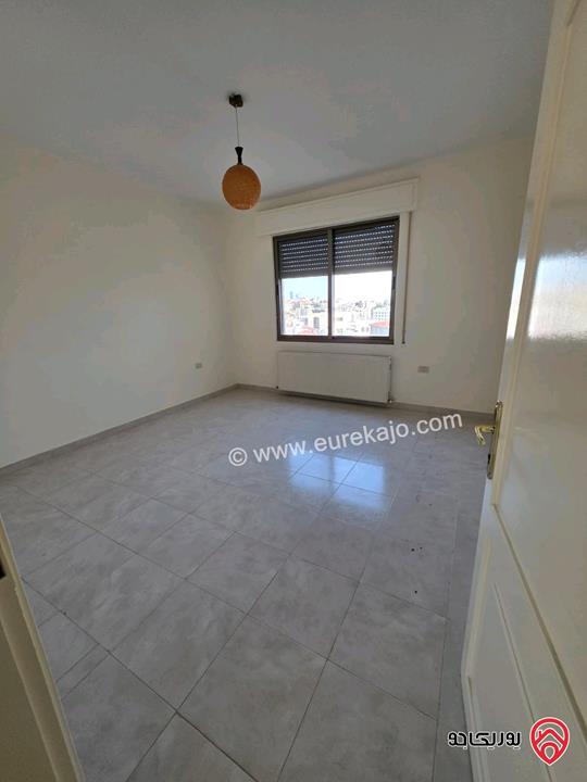 شقة طابق ثالث مساحة 190م للإيجار فارغة في عمان - خلدا 