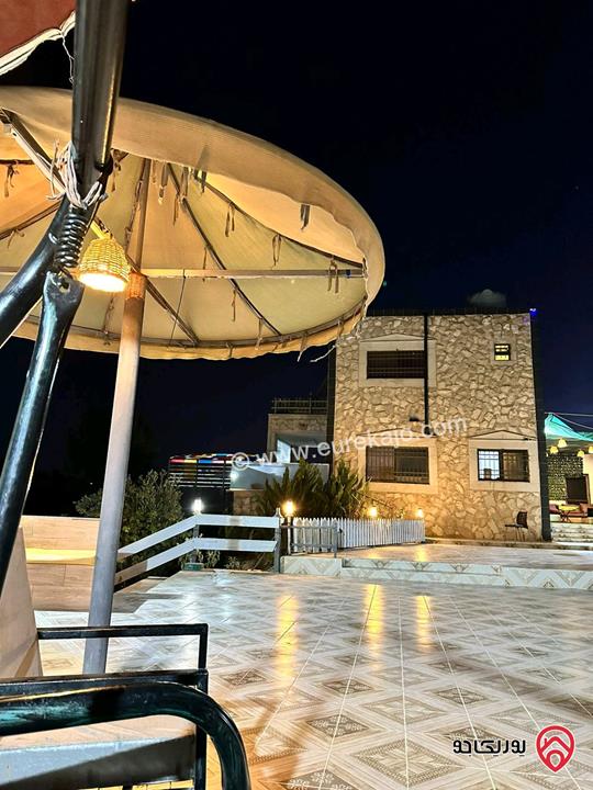 مزرعة مساحة الأرض 5 دونم و 150م عليها بناء 200م للبيع في المفرق