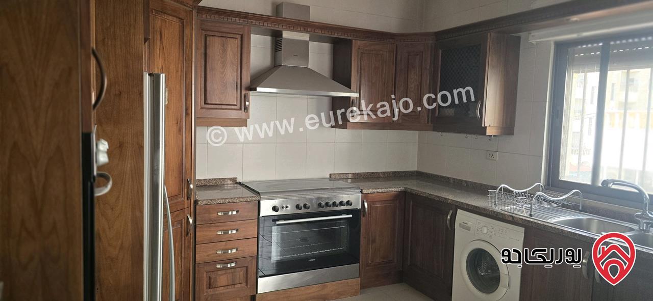 شقة طابق ثاني مساحة 223م للبيع في عمان - خلدا