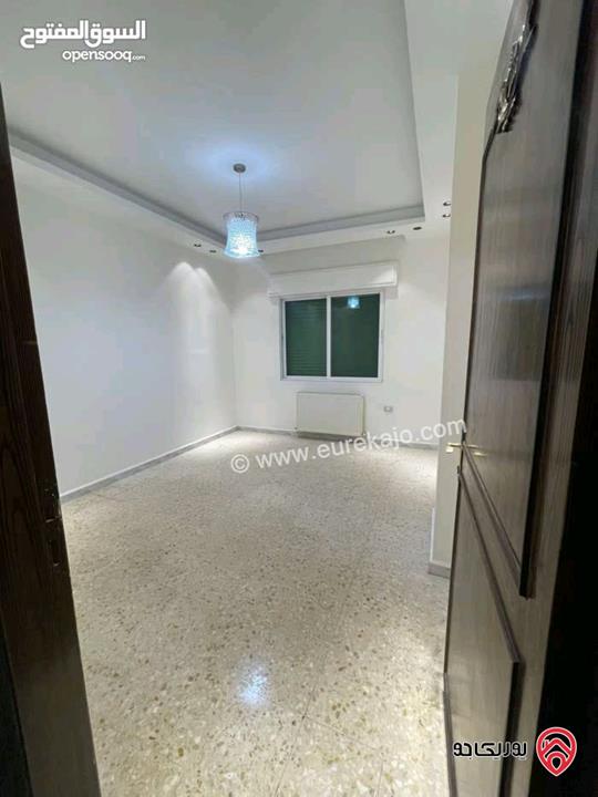 شقة فارغة طابق ثانى مساحة 160م للإيجار في عمان - خلدا 