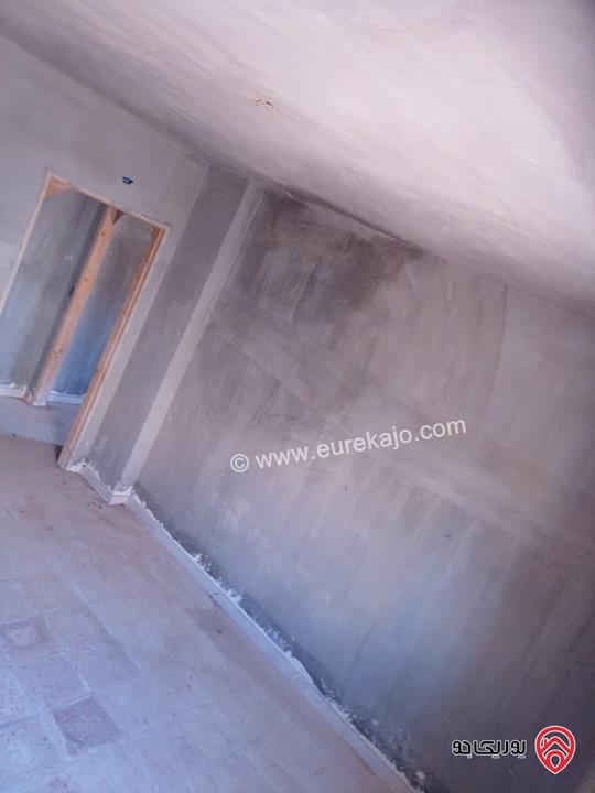 بيت مستقل غير مشطب مساحة 225م على أرض 900م للبيع في عمان - البيضاء