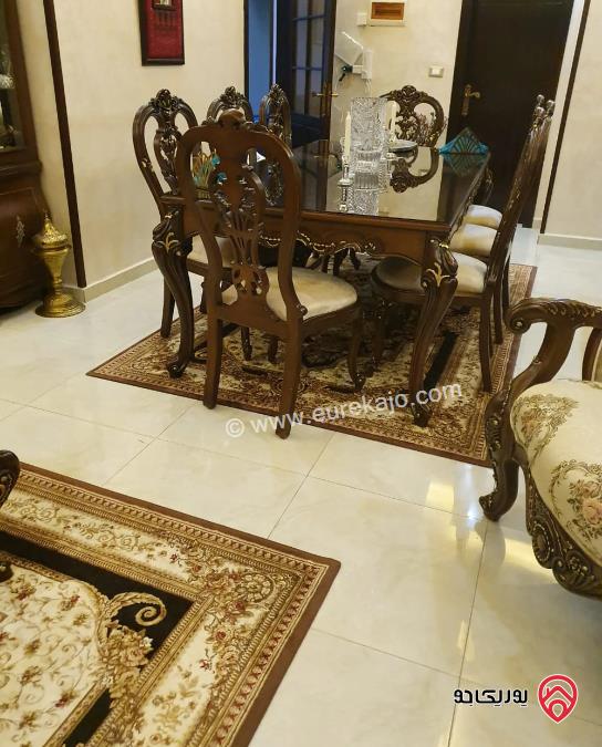 شقة مساحة 220م طابق أرضي للبيع في الجبيهة 