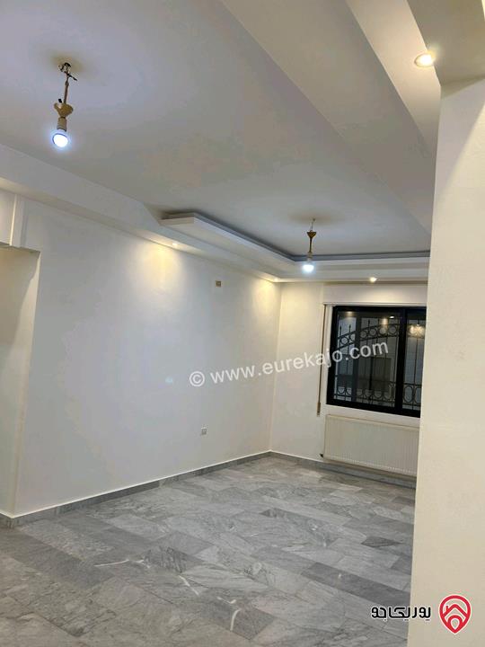 شقة طابق أول مساحة 196م للبيع في عمان - مرج الحمام 