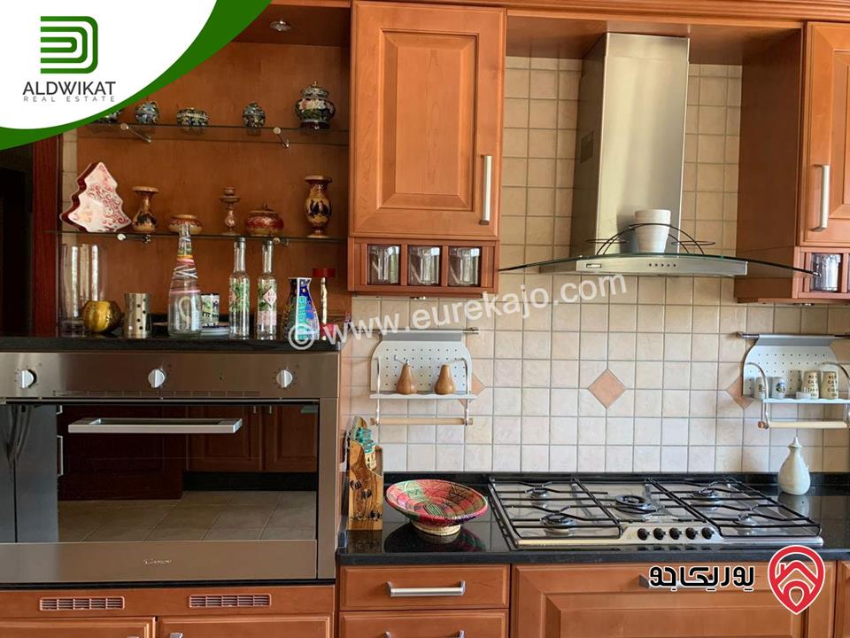 شقة فاخره ارضية دوبلكس مفروشة للبيع او للايجار في عمان - عبدون مساحة البناء 340 م مساحة الحديقة 100م والترس 10م