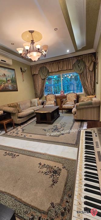 شقة ارضية مساحة 260م داخلي و 300م خارجي للبيع في عمان - تلاع العلي