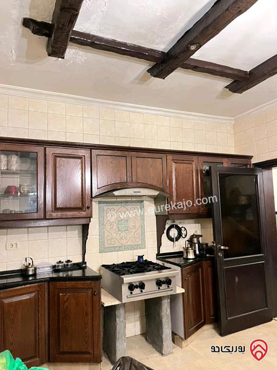 بيت مستقل مساحة 600م على أرض 700م للبيع في عمان - ابو السوس بالقرب من الجامعة الجديدة 