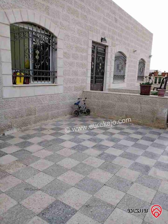 منزل مساحة 260م على أرض 500م للبيع في عمان - أبو نصير 