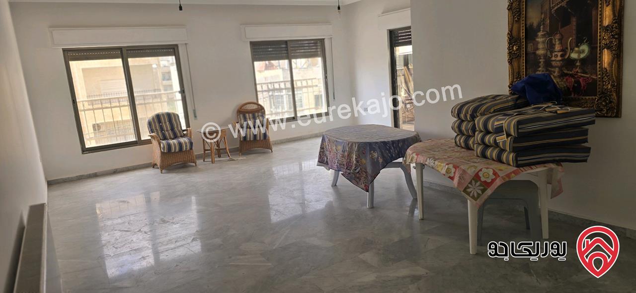 شقة طابق ثاني مساحة 223م للبيع في عمان - خلدا