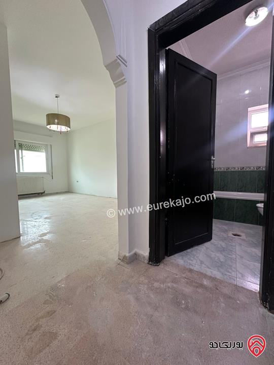 شقة طابق ثالث مساحة 200م للايجار في عمان - خلدا