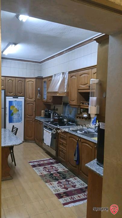 فيلا مساحة 600م على أرض 520م للبيع في عمان - طبربور