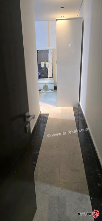 شقة أرضية مساحة 221م داخلي و 80م خارجي للبيع في عمان - أم السماق