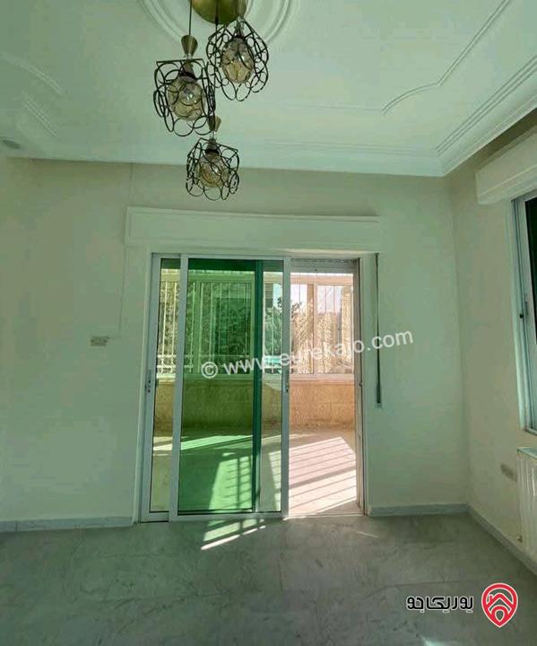 شقة فارغة مساحة 190م طابق ثاني للايجار في عمان - خلدا