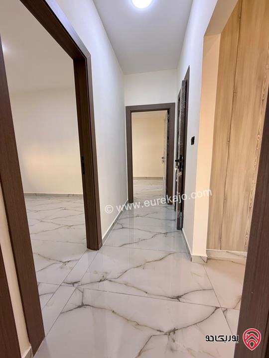 شقة أرضية مساحة 128م داخلي و 160م خارجي للبيع في عمان - البنيات 