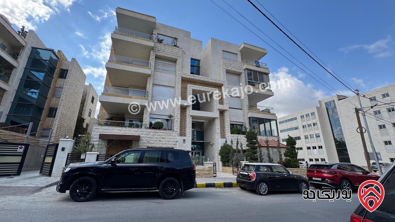 Unfurnished 4 Bedroom Apartment 300 Sqm for rent in Amman - 5th Circle