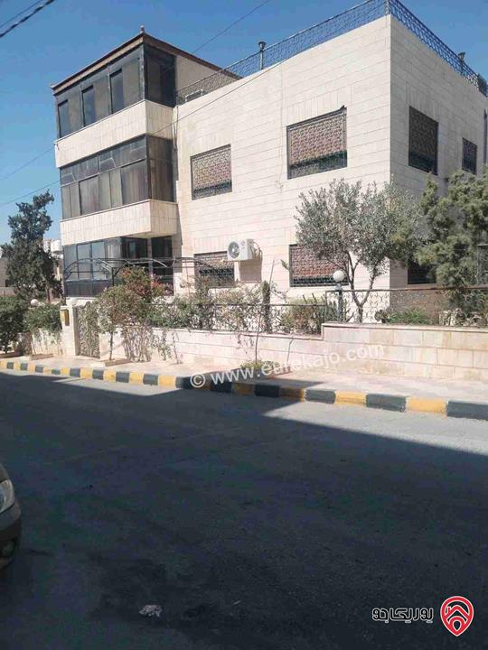 فيلا مساحة 680م على أرض 889م للبيع في الزرقاء الجديدة
