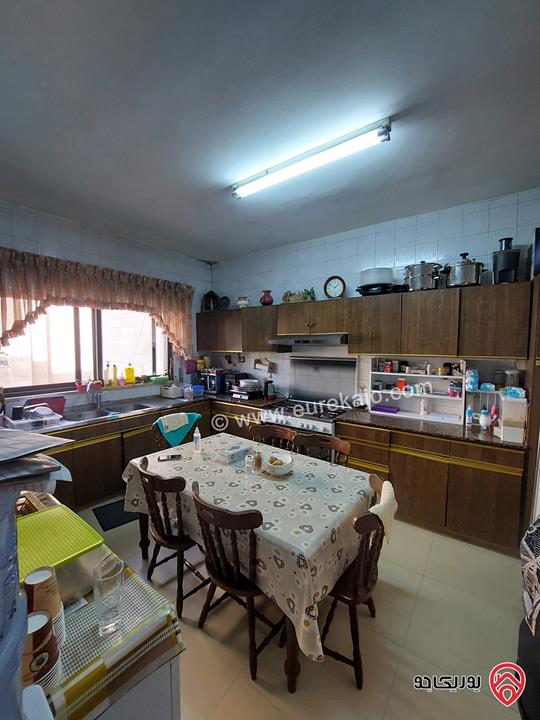 شقة مساحة 170م طابق أول للبيع في عمان - الدوار السابع خلف سي تاون