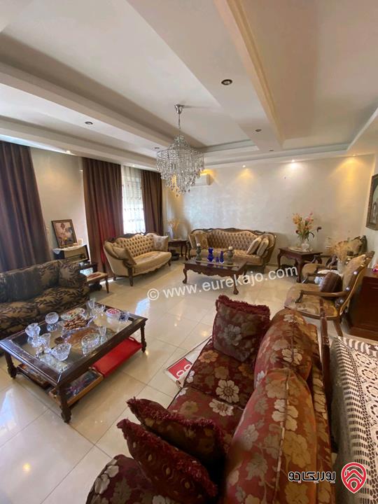 شقة طابق ثاني مساحة 210م للبيع  في عمان - حي الصحابه رجم عميش