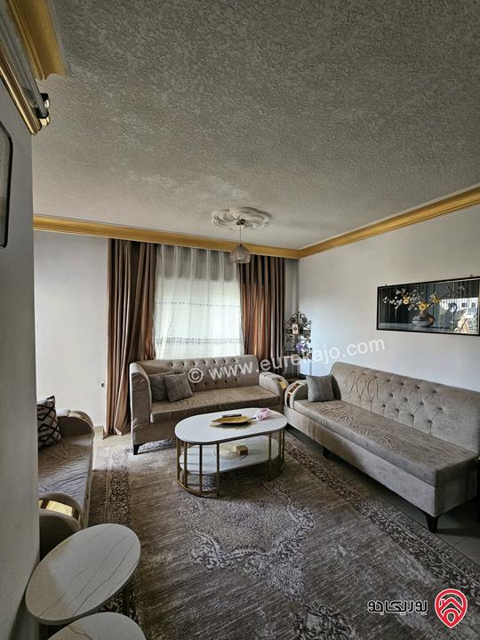 شقة طابقية مساحة 150م للبيع في عمان - ضاحية الياسمين