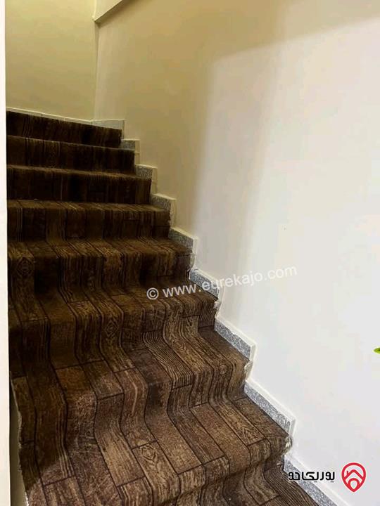 شقة دوبلكس مساحة 140م طابق ثاني للبيع في الزرقاء الجديدة