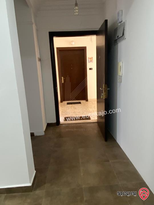 شقة طابق ثاني مساحة 158م للبيع في عمان - الشميساني