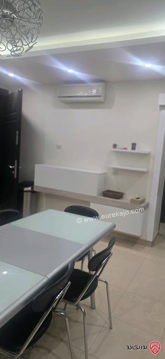 شقة ارضية مساحة 248م مع توسعة 10م مقززة حديقة وتراسات 350م للبيع في عمان - ام اذينة