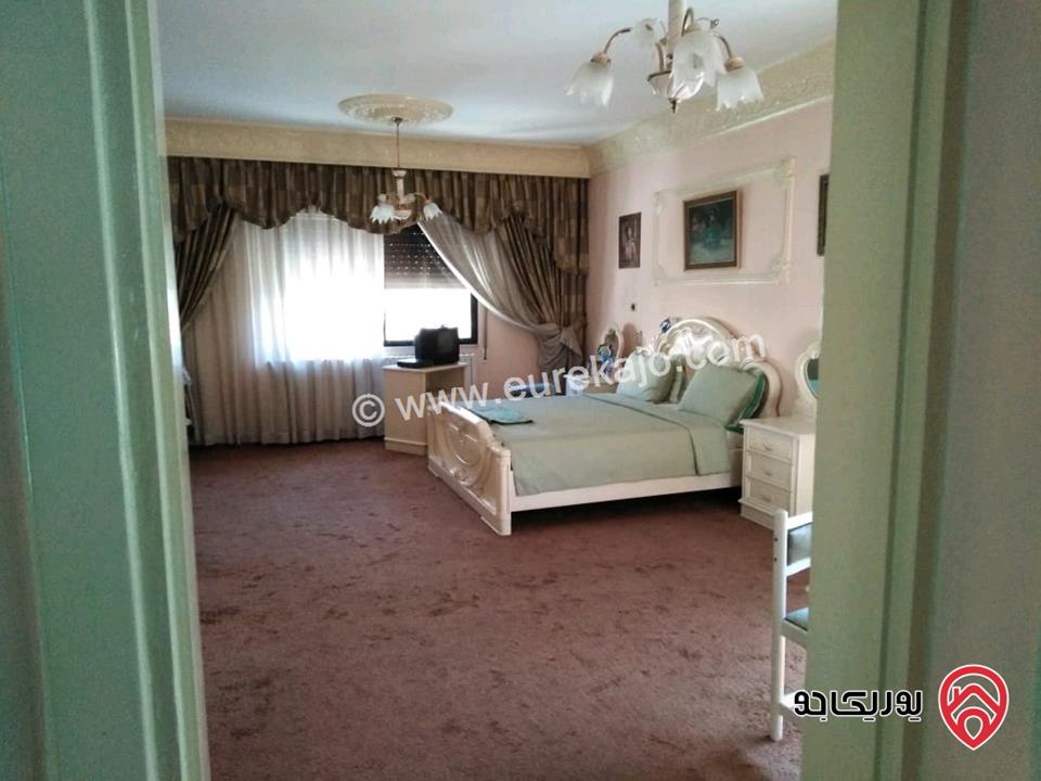 فيلا مكونة من 3 طوابق على أرض 600م للبيع في عمان - أم السماق شارع مكة