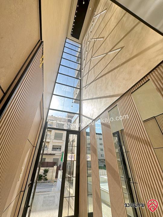 شقة طابق ثالث دوبلكس مساحة 190م للبيع في عمان - مرج الحمام طريق المطار بالقرب من كازية المناصير الظهير ومدارس العقيق من المالك مباشرة