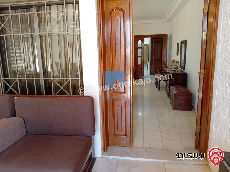 شقة أرضية مساحة 185م مع ترس 30م تشطيب سوبر ديلوكس للبيع في عمان - تلاع العلي