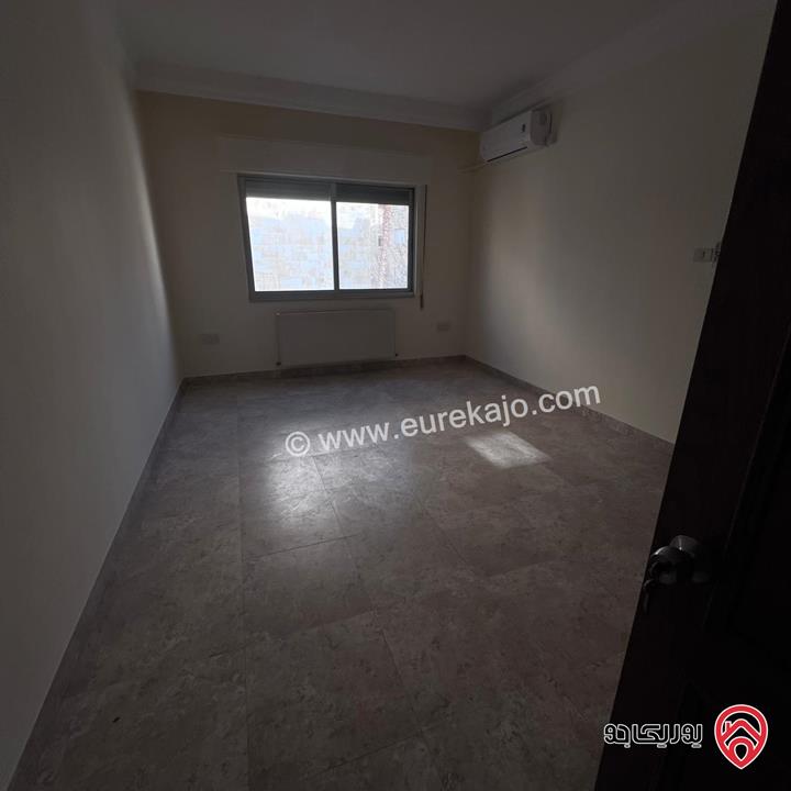 شقة مميزة طابق ثاني مساحة 200م للايجار في عمان - دير غبار