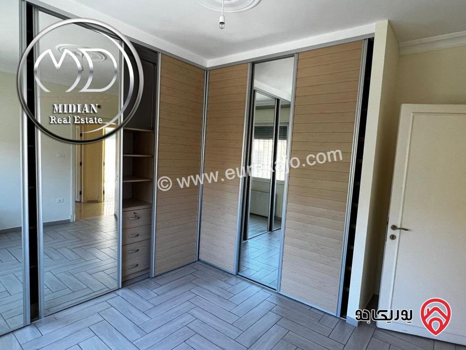 شقة ارضية فارغة للايجار في عمان - دير غبار مساحة 200م مع ترس و حديقة 60م سوبر ديلوكس بسعر مميز