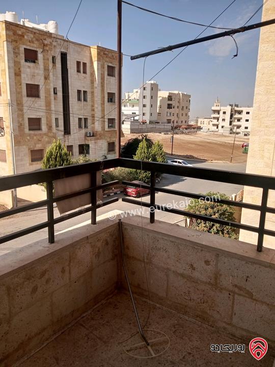 شقة طابق أول مساحة 140م للبيع في اربد غرب مسجد علياء التل