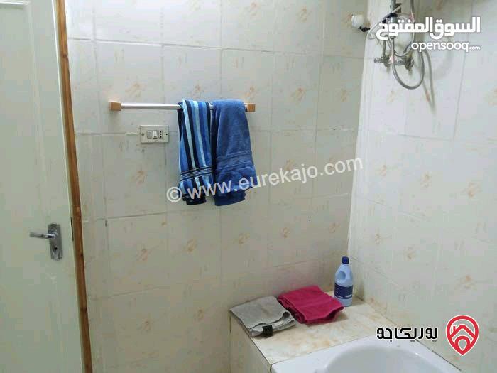 شقة طابق رابع روف مساحة 120م للبيع في عمان - الذراع الغربي باطلالة مميزة على عمان