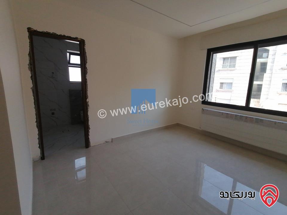 شقة فاخرة للبيع في عمان أم السماق - خلف السيتي مول وقرب مكة مول طابق ارضي 250م تشطيب سوبر ديلوكس لم تسكن