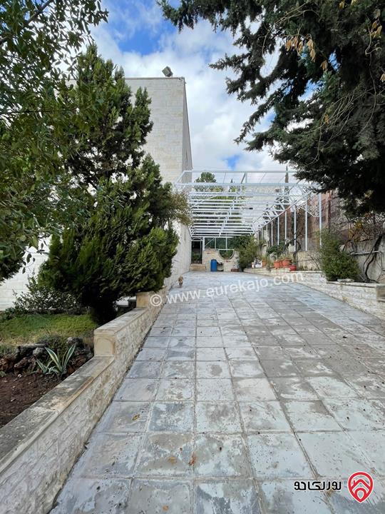 فيلا مساحة البناء 800م على ارض 1 دونم للبيع في عمان - تلاع العلي