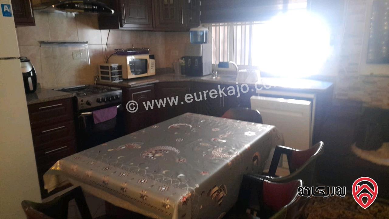 شقة شبة ارضي مساحة 70م داخلي و 120م خارجي للبيع في اربد حي مجمع الشيخ خليل 